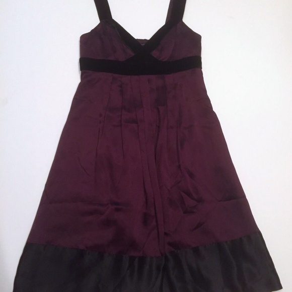 Banana Republic Dresses & Skirts - Banana Republic Silk Dress w/ Velvet Accents